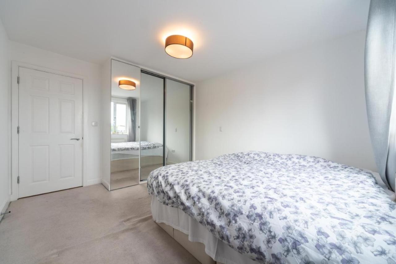 Lovely Penthouse Near Canary Wharf 런던 외부 사진