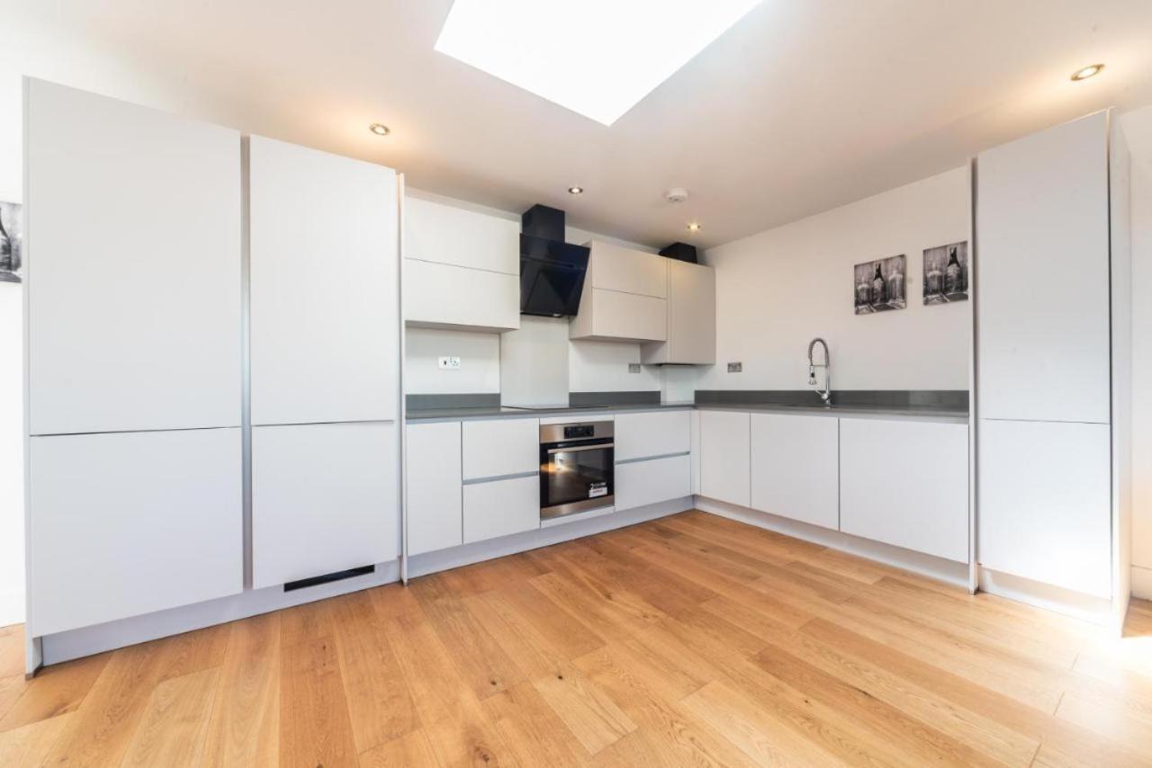 Lovely Penthouse Near Canary Wharf 런던 외부 사진