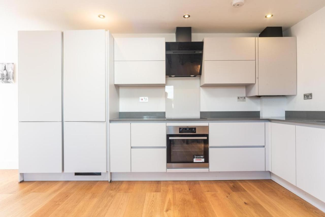 Lovely Penthouse Near Canary Wharf 런던 외부 사진
