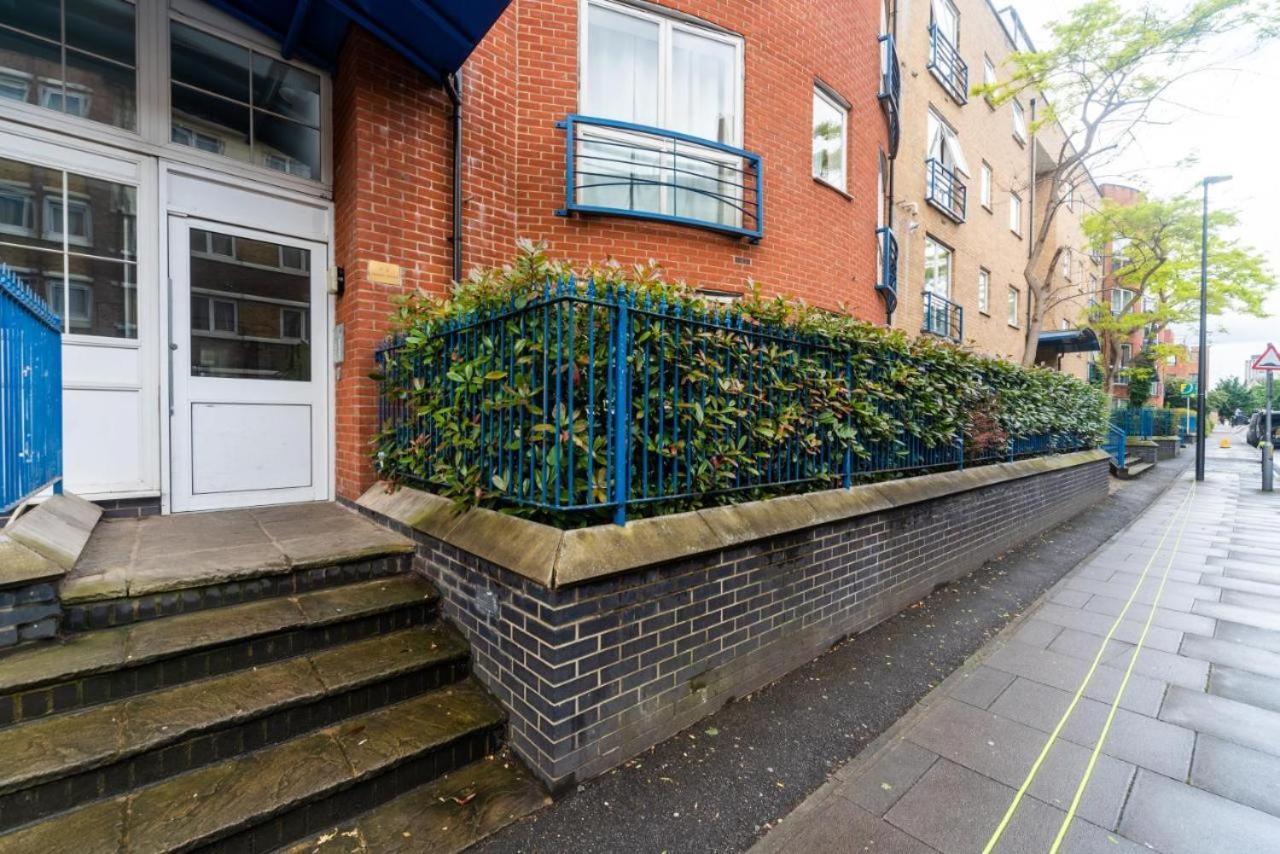 Lovely Penthouse Near Canary Wharf 런던 외부 사진
