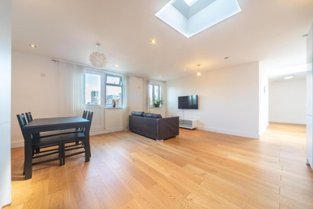Lovely Penthouse Near Canary Wharf 런던 외부 사진