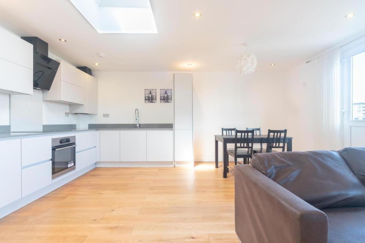 Lovely Penthouse Near Canary Wharf 런던 외부 사진